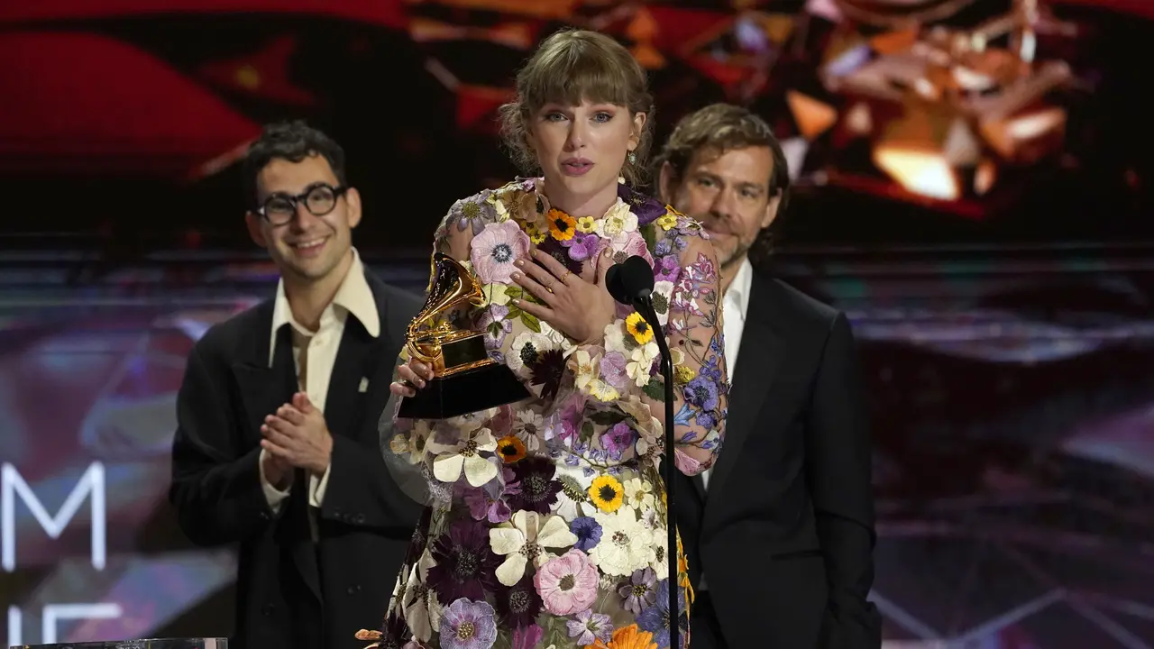Ekspresi Taylor Swift Raih Album of the Year di Grammy Awards 2021