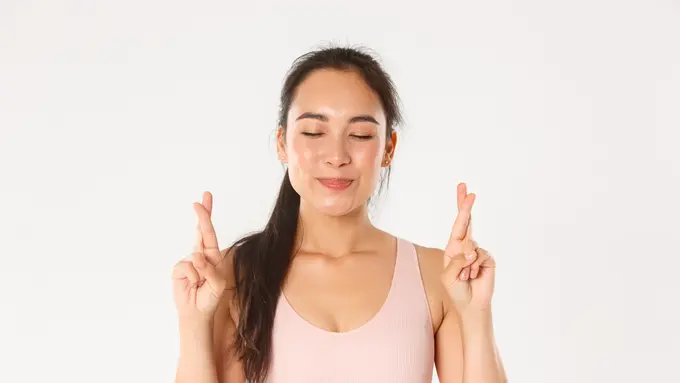 Gerakan face yoga yang bermanfaat untuk otot wajah dan leher