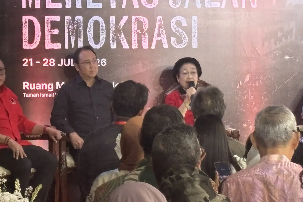 Presiden ke-5 RI Megawati Soekarnoputri saat berpidato dalam peringatan 30 tahun Peristiwa Kudatuli di Taman Ismail Marzuki, Cikini, Jakarta Pusat, Selasa (21/7/2026). (Liputan6.com/Ady Anugrahadi)