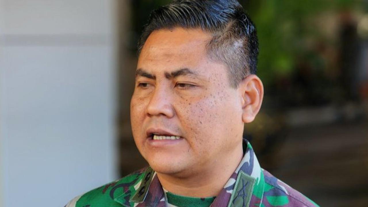 Helikopter TNI AD Bawa 10 Prajurit Mendarat Darurat di Sawah Warga Blora