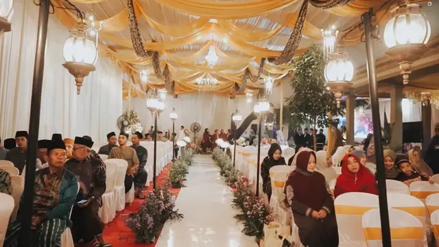 Tamu Undangan Menghadiri Resepsi Pernikahan Gus Iqdam dan Ning Nila (SS: YT. Gus Iqdam Official)