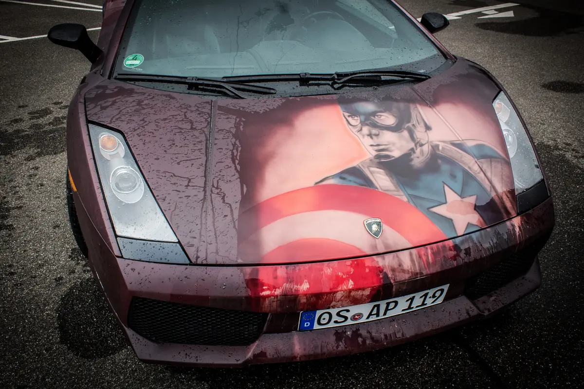 Captain America Muncul Saat Lamborghini Ini Disiram Air
