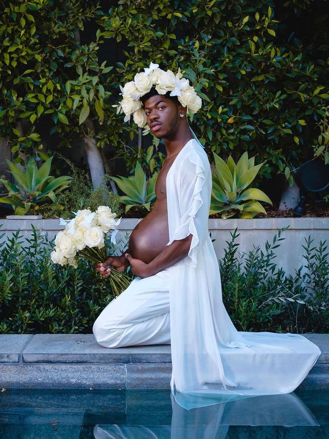 Lil Nas X Pamer Perut Buncit ala Pemotretan Kehamilan ...