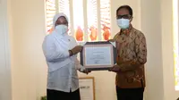 Menaker Ida saat meninjau PT Bio Farma (Persero) di Bandung, Jawa Barat, Rabu (14/7).