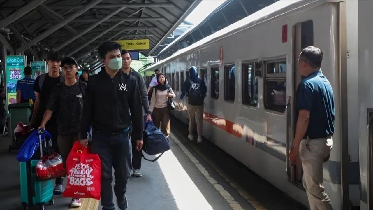 KAI Daop 8 Surabaya Catat Lonjakan 43 Ribu Penumpang Jelang Berakhirnya Arus Balik Nataru 2025/2026