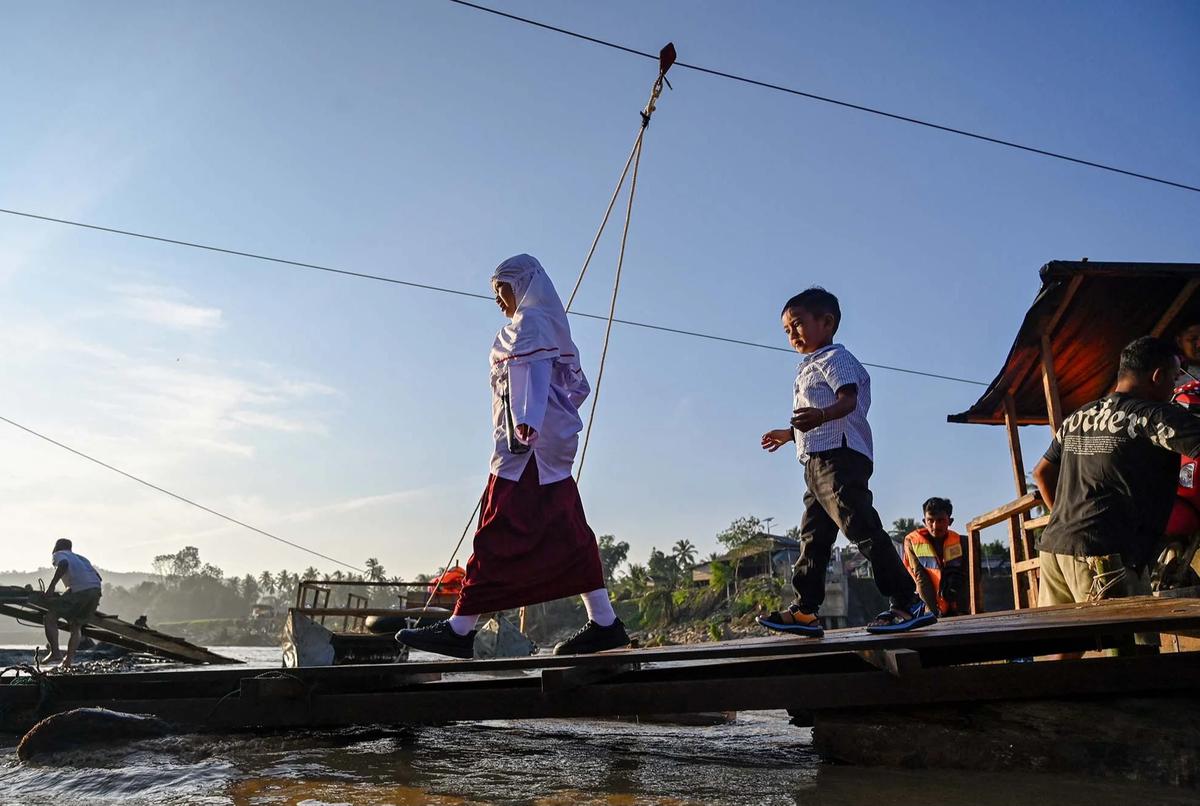 FOTO: FOTO Anak Anak Kembali Bersekolah Pascabencana Di Bireuen Aceh