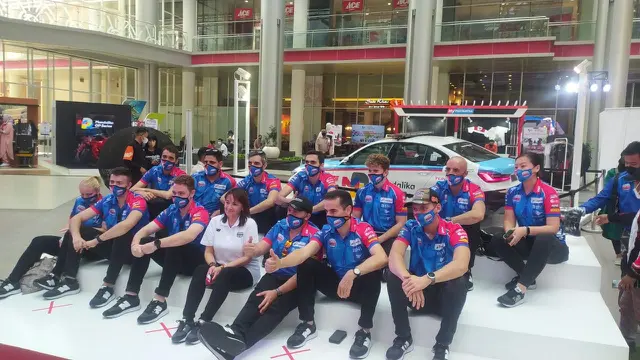 Tim SAG berfoto bersama sebelum acara jumpa pers