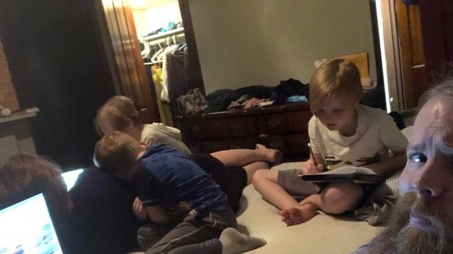 7 Potret Ulah Anak Ini Gambarkan Suka Duka jadi Orangtua