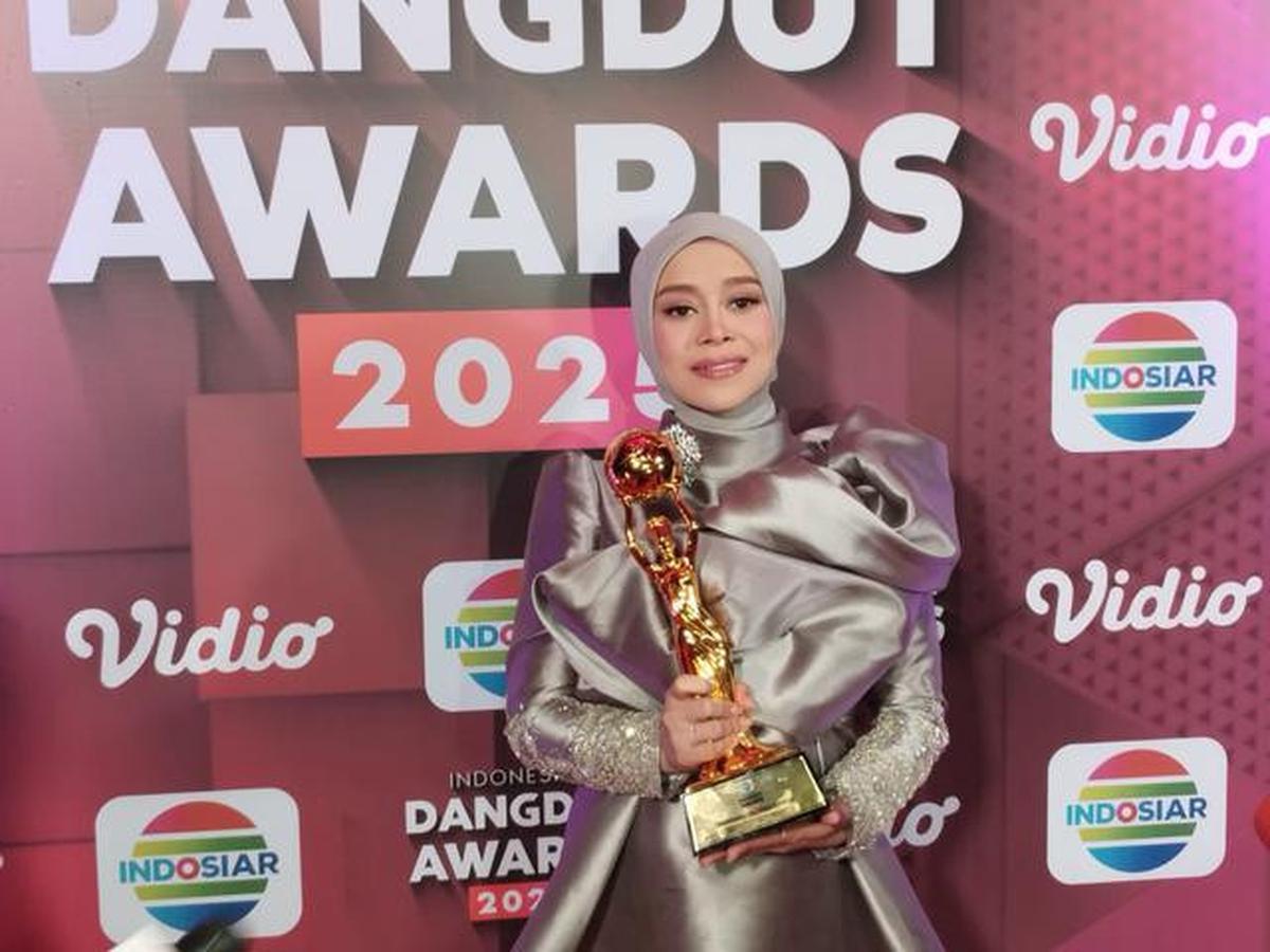 Tangis Lesti Kejora di Panggung Indonesian Dangdut Awards 2025, Kenang Hamdan ATT dan Yunita Ababiel