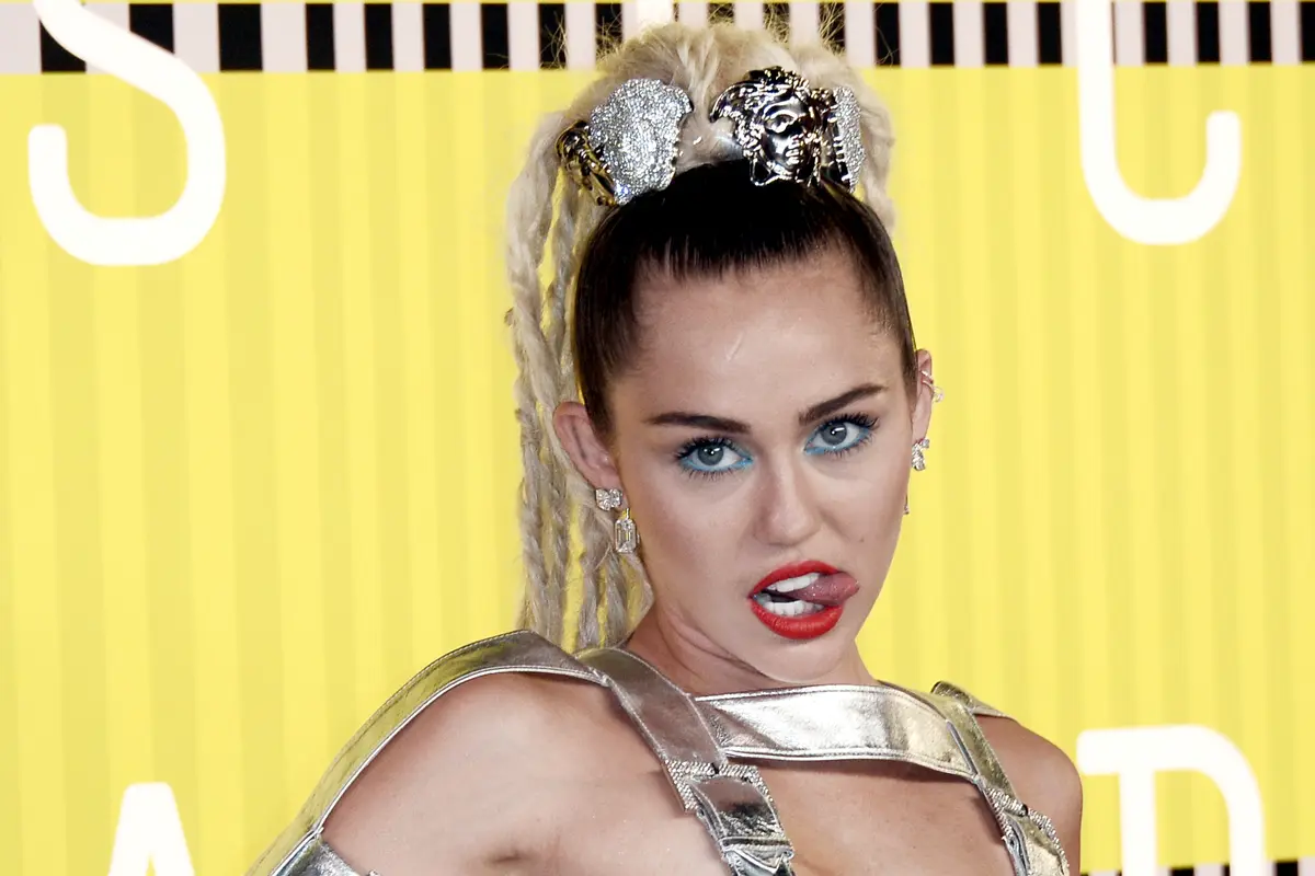 [Bintang] Miley Cyrus