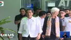 Jokowi memperlihatkan bagaimana pelayanan negara kepada para pemegang katu bantuan kesehatan dan BPJS yang menurut Presiden sudah mencakup hampir 190 juta masyarakat Indonesia.