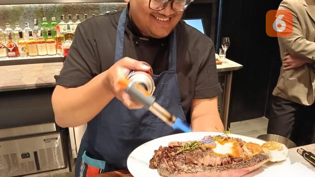 Semangat Melokal Lewat Garam Kusamba dan Kayu Rambutan dari Dapur SKYE yang Baru Dibuka Kembali