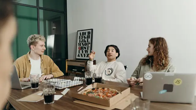 illustrasi wanita bekerja