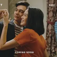 Della Dartyan dan Adipati Dolken (Sumber: Instagram/delladartyan)