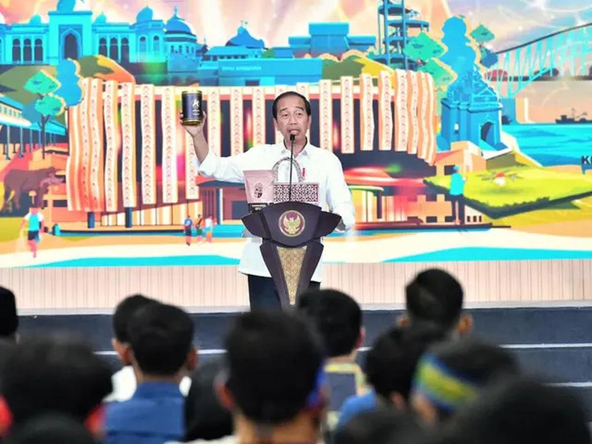 Jokowi Kunjungan Kerja ke Aceh Saat Erina Gudono Bersalin, Belum Lihat Wajah Putri Kaesang Pangarep