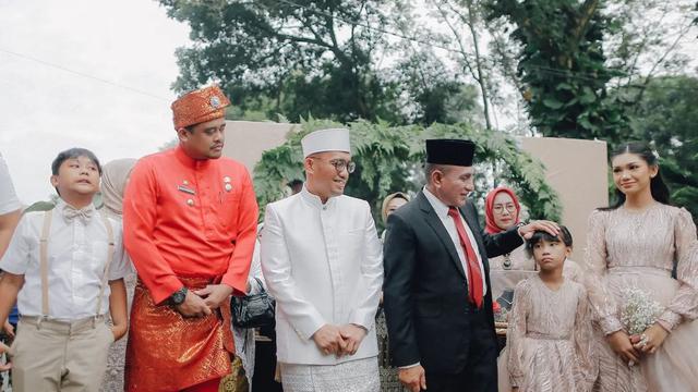 Momen pernikahan Dahnil Anzar dan Muna Soraya Putri. (Sumber: Instagram @dahnil_anzar_simanjuntak & @dok.nay)