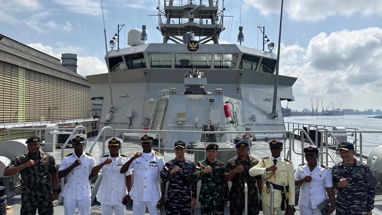 FOTO: KRI Canopus 936 Sandar di Lagos Perkuat Diplomasi Maritim