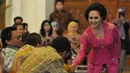 Penyanyi keroncong Sundari Soekotjo menghadiri sosialisasi Empat Pilar MPR RI di Kompleks Parlemen Senayan, Jakarta, Kamis (14/4). MPR mendapat penghargaan rekor MURI yaitu sosialisasi 4 pilar menggunakan 1.000 pemusik keroncong (Liputan6.com/Johan Tallo)