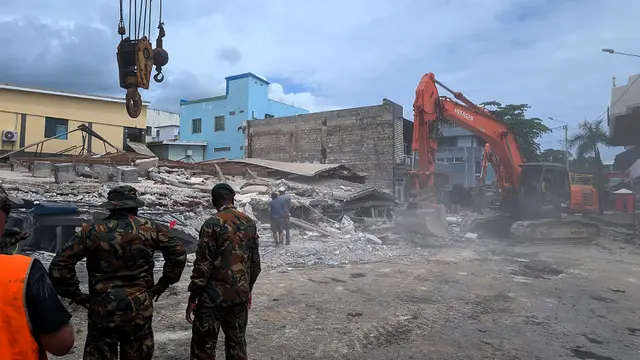 Kerahkan Alat Berat, Tim Penyelamat Terus Cari Korban Gempa Vanuatu