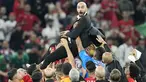 Timnas Maroko terus membuat kejutan di Piala Dunia Qatar 2022. Mereka berhasil melumat negara-negara besar seperti Belgia, Spanyol, dan Portugal. (AP/Ebrahim Noroozi)