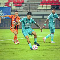PSBS Biak meraih kemenangan 1-0 atas Borneo FC pada laga pekan ke-26 BRI Liga 1 di&nbsp;Stadion Kapten I Wayan Dipta, Gianyar, Bali, Kamis (6/3/2025) malam WIB. (dok. PSBS Biak)