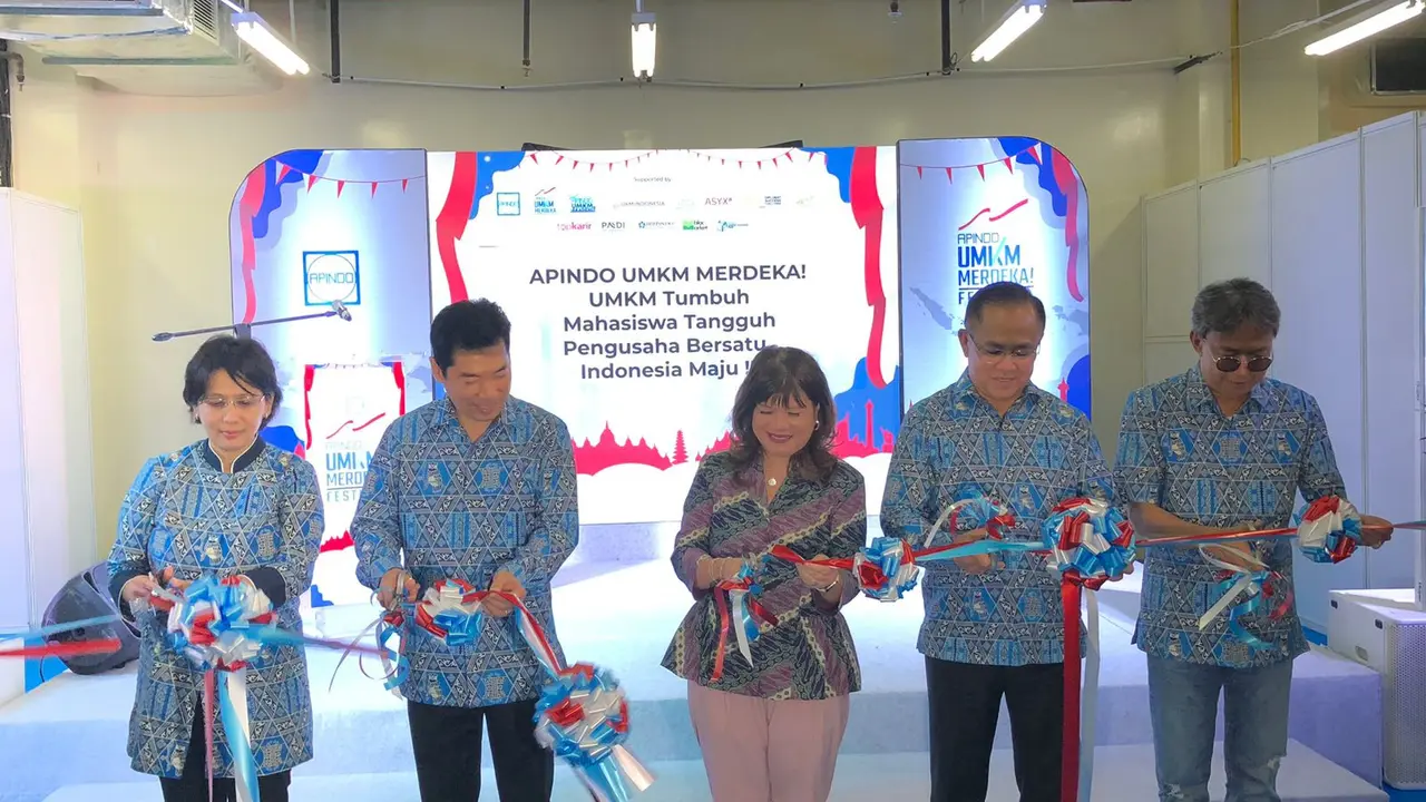 Asosiasi Pengusaha Indonesia (APINDO) menggelar Festival APINDO UMKM Merdeka. Festival APINDO UMKM Merdeka berlangsung mulai 28 Juli 2023 hingga 1 Agustus 2023.(Tira/Liputan6.com)