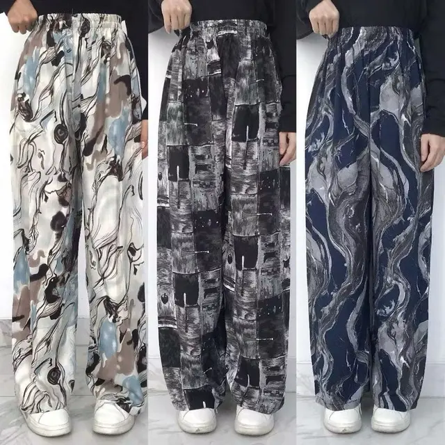 Celana kulot motif abstrak