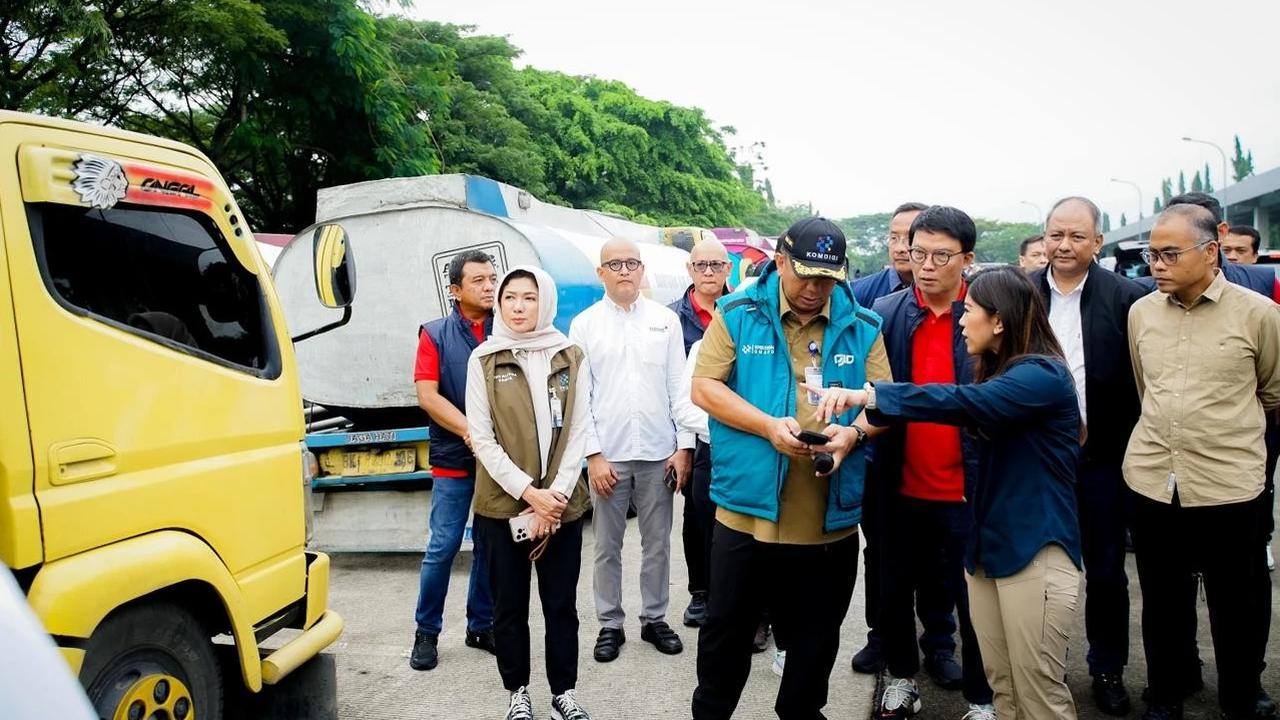 FOTO: Warga Aceh Tamiang Kembali Bisa Mengakses Komunikasi Pasca Banjir