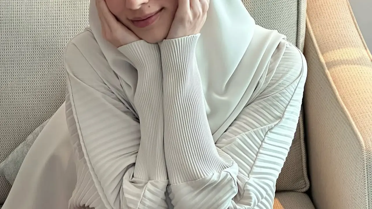 5 Pesona Ameera Khan Pacar Jefri Nichol Tampil Berhijab, Anggun Makin ...