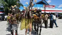 Yang ingin melihat keindahan alam Papua dan budaya yang unik, silakan hadir ke Festival Budaya Keerom, Papua.