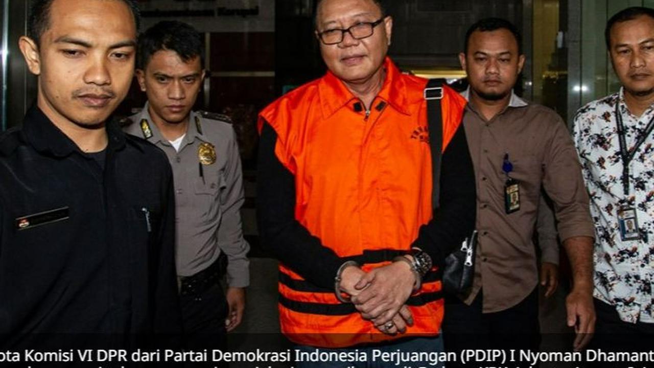 Foto aslinya adalah mantan Komisi VI DPR RI Fraksi PDIP I Nyoman Dhamantra (INY) mengenakan rompi tahanan usai menjalani pemeriksaan di Gedung KPK, Jumat, 9 Agustus 2019 lalu.