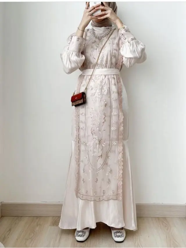 Baju lebaran wanita Gamis Calamary (Sumber: Instagram/calamaryshop)