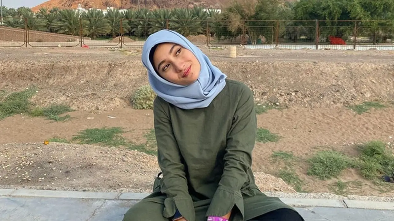 Dipuji Makin Cantik, Ini 6 Potret Naomi Zaskia Berhijab saat Umrah