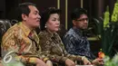 Sejumlah pimpinan KPK hadir dalam pertemuan di Gedung Mahakamah Konstitusi, Jakarta, Rabu (6/1/2016). Pertemuan membahas koordinasi terkait penanganan korupsi. (Liputan6.com/Faizal Fanani)