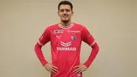 Pemain naturalisai Timnas Indonesia, Justin Hubner akhirnya lebih memilih meninggalkan Premier League untuk bergabung dengan J1 League bersama Cerezo Osaka pada awal musim J1 League 2024. Dalam wawancara bersama klub barunya, kesempatan bermain dengan tim utama menjadi pertimbangan ia meninggalkan Wolverhampton U-21 untuk bergabung dengan Cerezo Osaka. Klub yang juga dihuni eks penggawa Manchester United, Shinji Kagawa akan dijadikan jembatan baginya untuk kembali ke Wolverhampton dan menembus tim utama. (cerezo.jp)