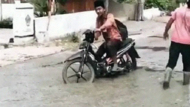 6 Potret Kendaraan Lewati Cor Basah Ini Bikin Kesal Sekaligus Geregetan