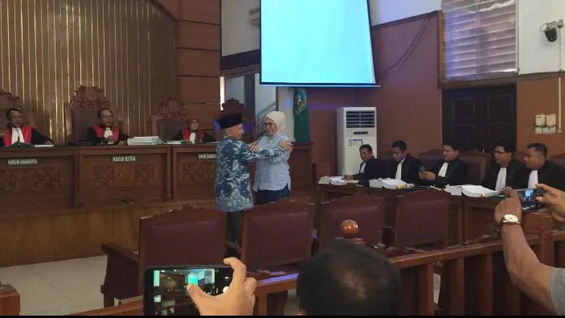 Amien Rais menjadi saksi di sidang kasus hoaks dengan terdakwa Ratna Sarumpaet.