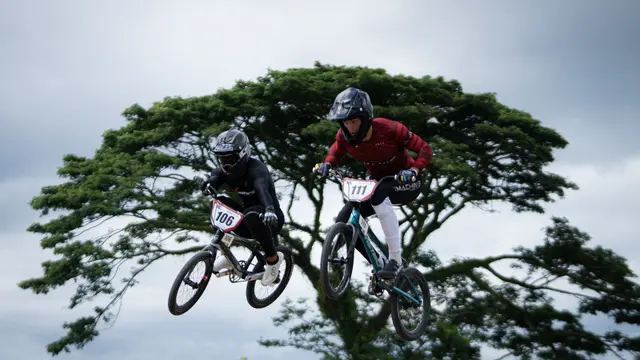 Aksi pembalap Indonesia Rio Akbar di Banyuwangi BMX Supercross 2025
