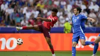 Striker Swiss Dan Ndoye kurang bagus dalam kontrol bola sehingga gagal memanfaatkan peluang bobol gawang Italia pada 16 besar Euro 2024 (AP)