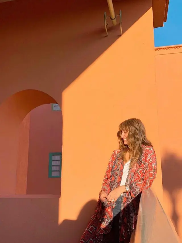 9 Potret Bianca Adinegoro, Istri Eks Mendag Muhammad Lutfi yang Kerap Tampil Stylish Kenakan Kain hingga Kebaya