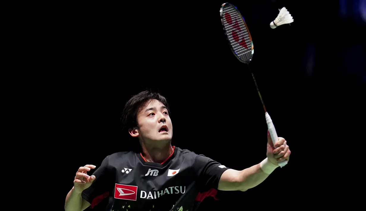 Ganda campuran Jepang, Kyohei Yamashita/Naru Shinoya saat bertanding melawan pasangan Indonesia,  Rehan Naufal Kusharjanto/Lisa Ayu Kusumawati di perempat final All England 2023 yang berlangsung di Birmingham Arena, Jumat (17/3/2023) sore WIB. (AP/PA/Zac Goodwin)