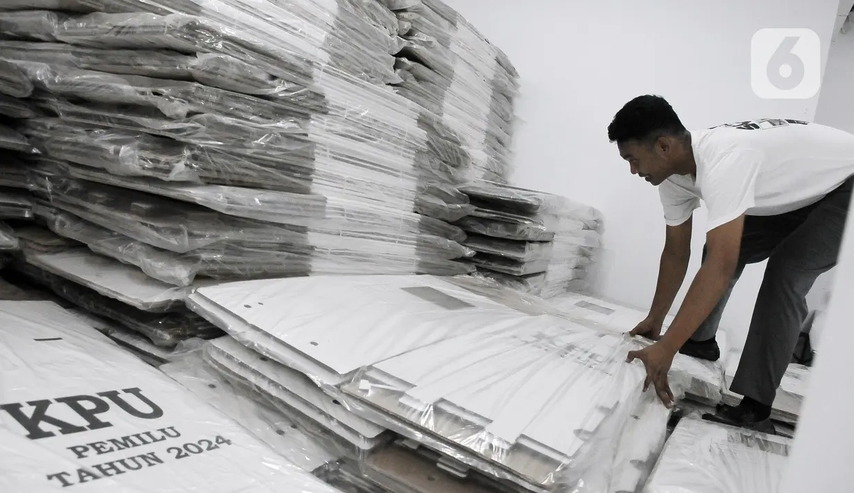 Pengadaan logistik tahap kedua ini harus menunggu proses penetapan daftar calon tetap (DCT) yang memuat nama calon. (merdeka.com/Imam Buhori)