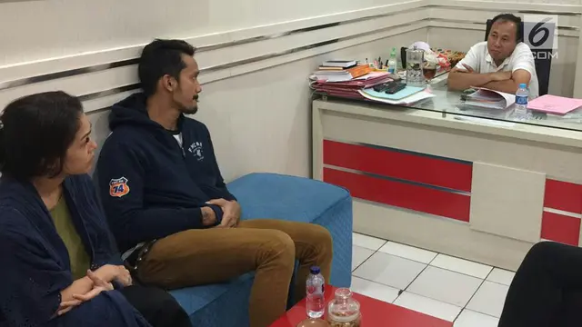 Tora Sudiro dan Mieke Amalia Saat Ditangkap Polisi