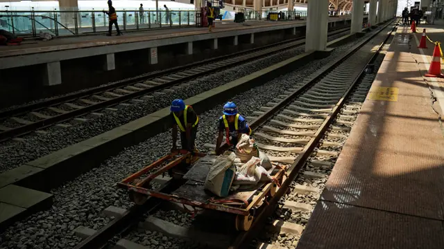 Stasiun Halim Kereta Cepat Jakarta - Bandung (KCJB)