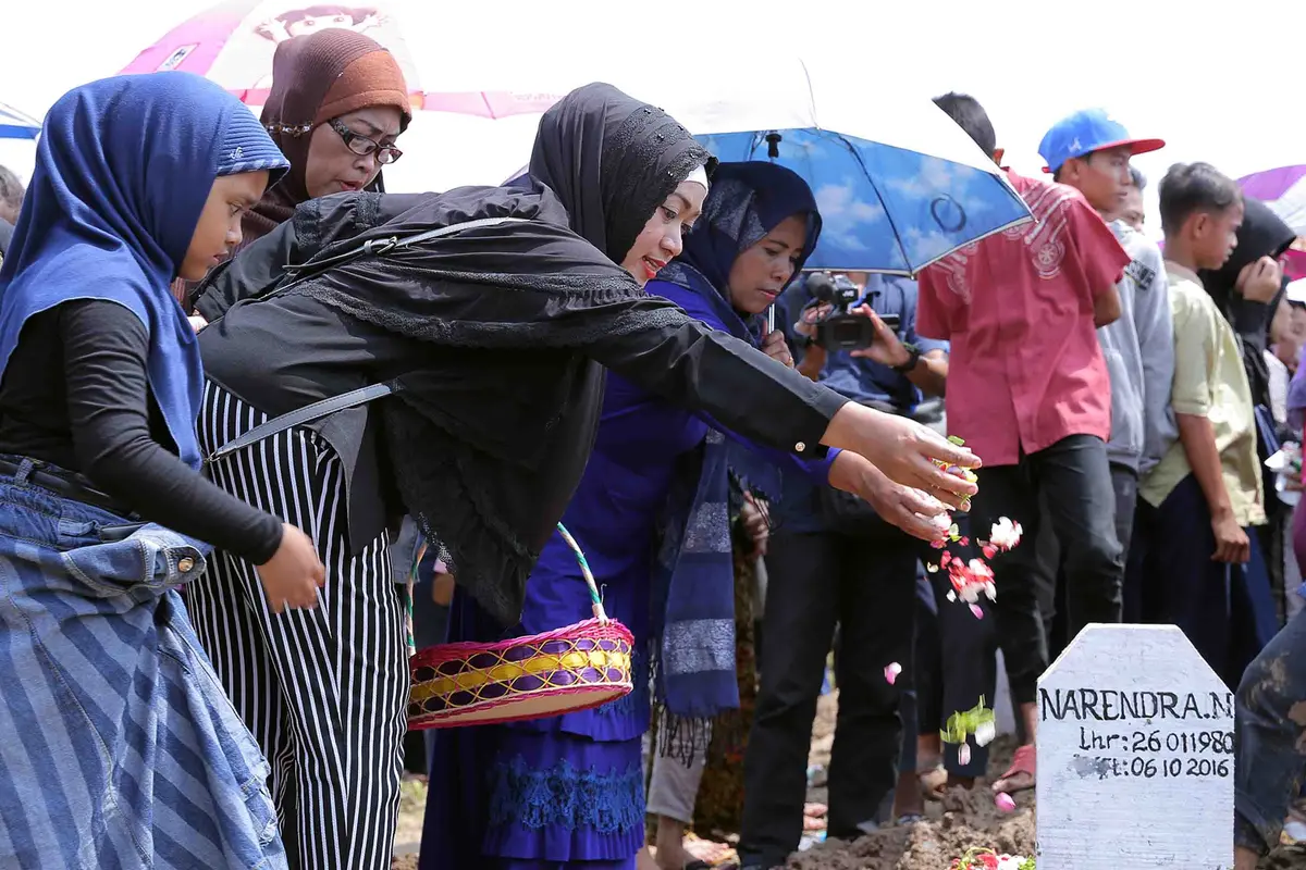 [Bintang] Pemakaman Narendra KDI
