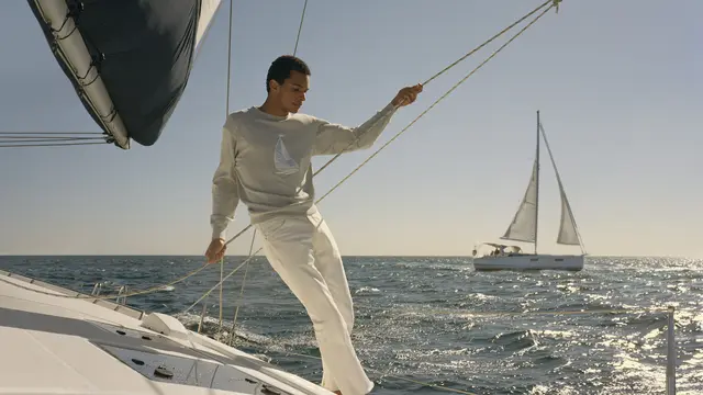 3 Item Fashion Wajib Dibawa Saat Liburan Musim Panas di Pantai