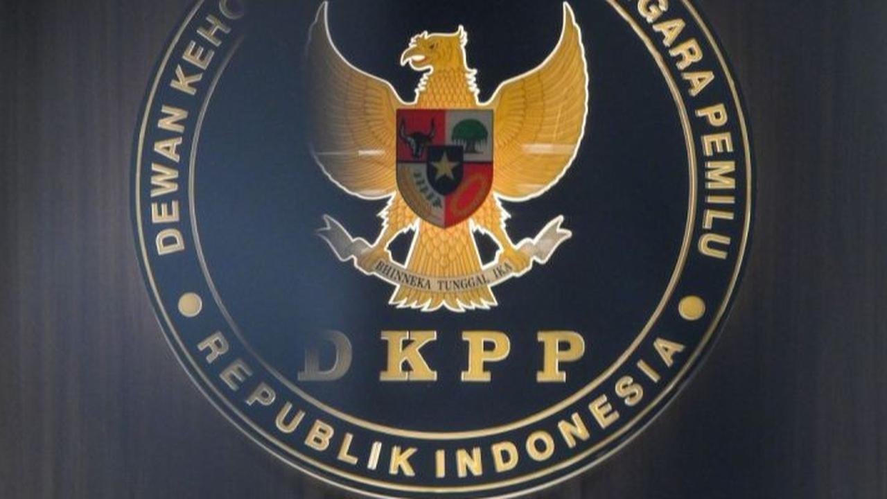 DKPP Jatuhkan Sanksi Peringatan Keras ke Ketua dan Anggota KPU karena Sewa Jet Pribadi