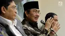 Pakar Hukum Tata Negara, Jimly Asshiddiqie memberikan pendapatnya saat diskusi Dialektika Demokrasi di Kompleks Parlemen, Senayan, Jakarta, Kamis (2/8). Diskusi tersebut membahas 'Kinerja Legislasi DPR RI'. (Liputan6.com/Johan Tallo)