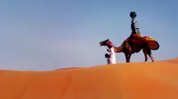 Demi mendapat pencitraan utuh dari suasana yang ada di tengah Gurun Liwa, Google Street View menaruh kamera di atas punggung unta