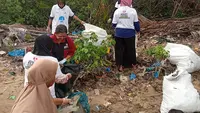 Hari Bumi, Ratusan Warga Bersihkan 10 Ton Sampah di Rempang